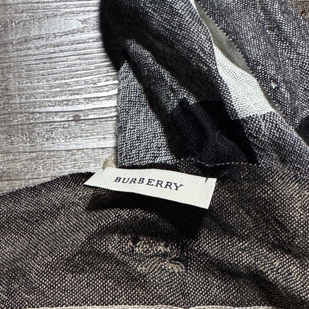 Burberry Check Cashmere silk scarf - Picture 2 of 10